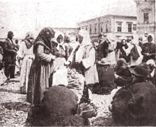 1915, februarie 27, La Revue hebdomadaire: Piaţa din Cernăuţi; foto Edme Vielliard