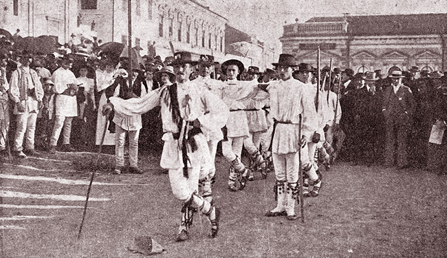 Blaj 1911 SERBĂRILE DE LA BLAJ 1911 Conductul etnografic Sosirea satelor Călușerii