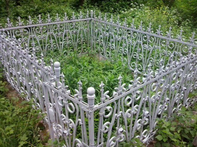 Mormântul bunicilor materni ai lui Enescu, în ţara eroului necunoscut